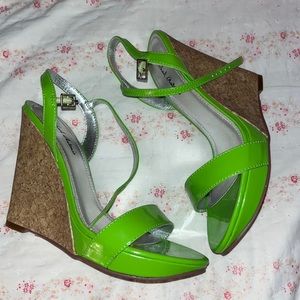 NWT Michael Antonio Sashimi lime green wedge sandal